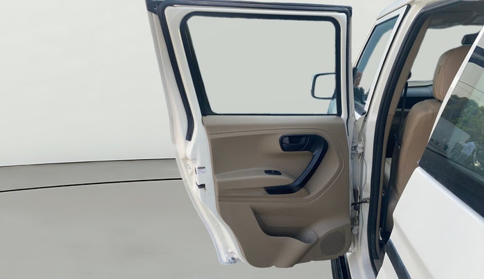 2023 Mahindra BOLERO NEO N 8, Diesel, Manual, 37,732 km, LHS Rear Door