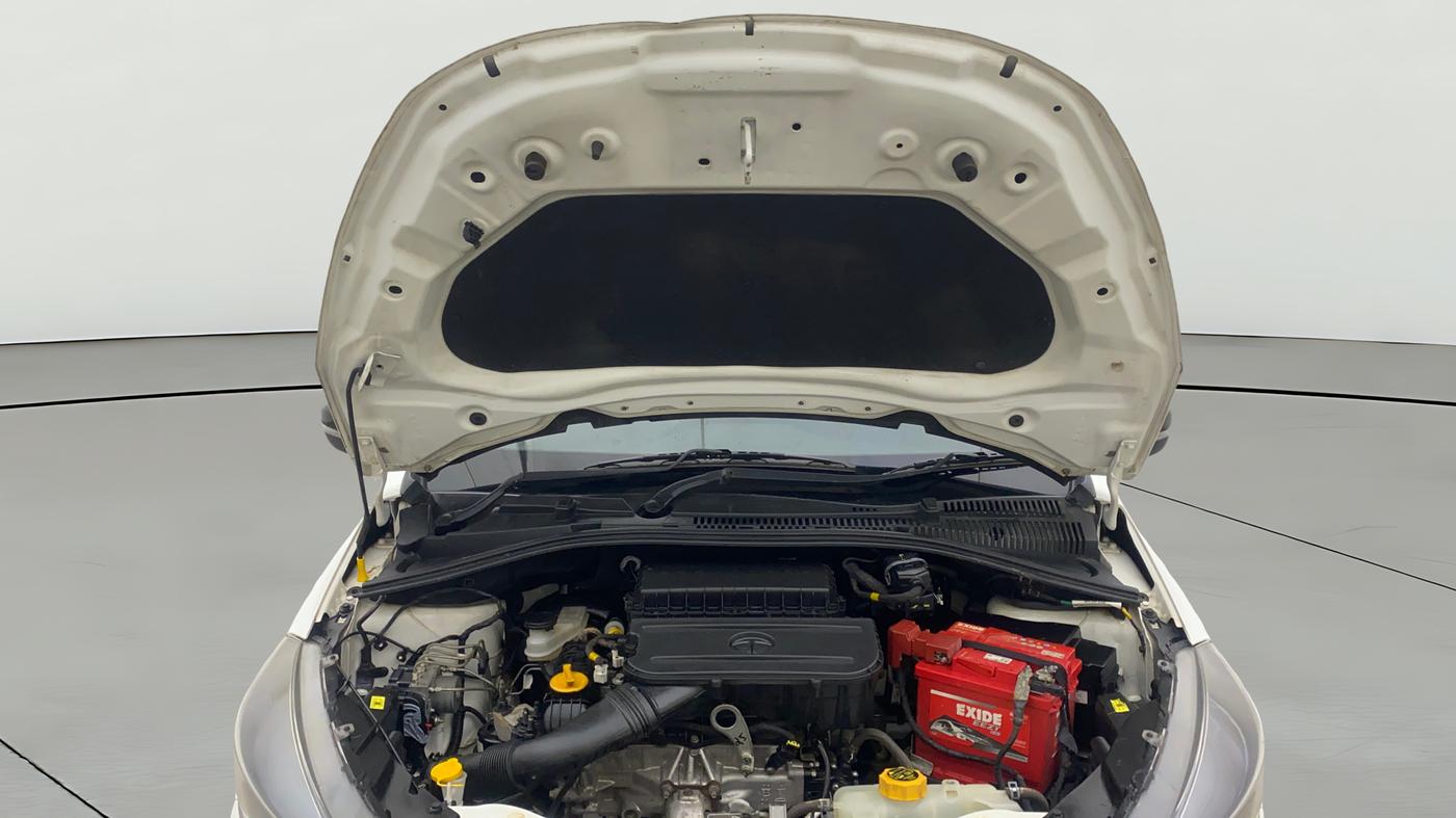 2023 Tata Tiago XT PETROL, Petrol, Manual, 30,715 km, Open Bonet