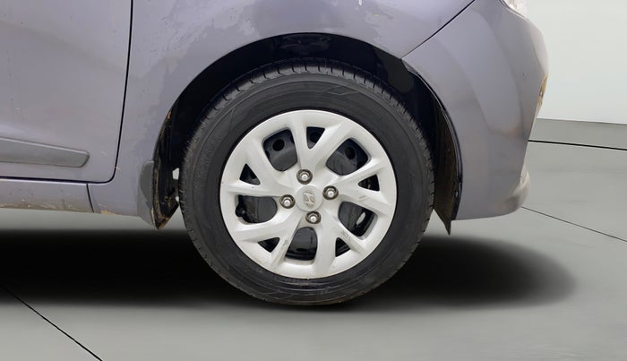 2017 Hyundai Grand i10 SPORTZ (O) 1.2 KAPPA VTVT, Petrol, Manual, 35,960 km, Right Front Wheel