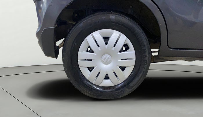 2021 Maruti Alto VXI, Petrol, Manual, 30,717 km, Right Rear Wheel