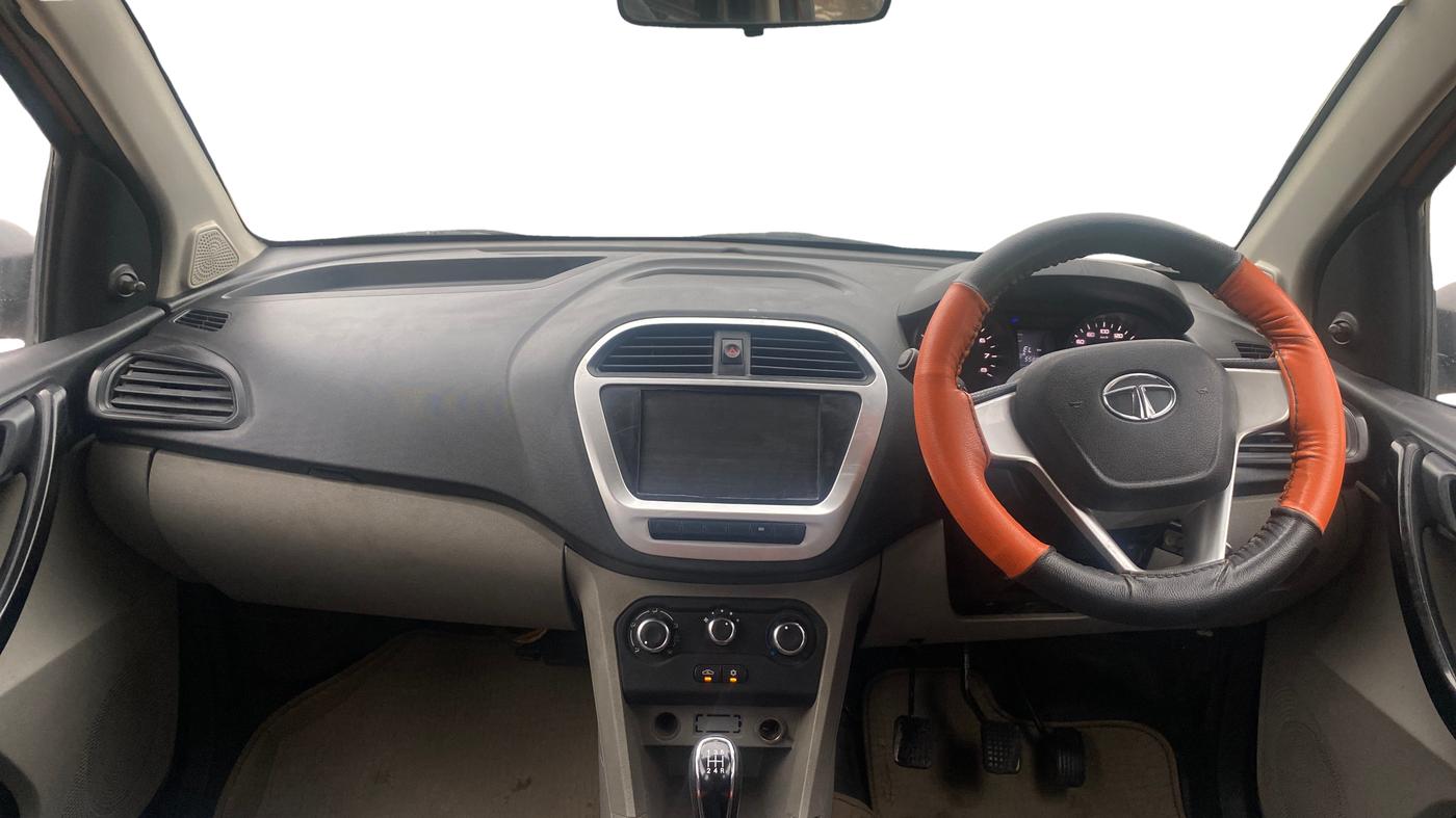 2016 Tata Tiago XM PETROL, Petrol, Manual, 55,896 km, Dashboard