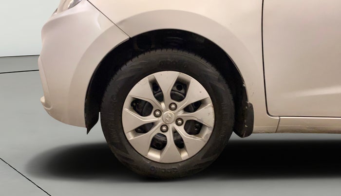 2017 Hyundai Xcent S 1.2, Petrol, Manual, 1,09,122 km, Left Front Wheel