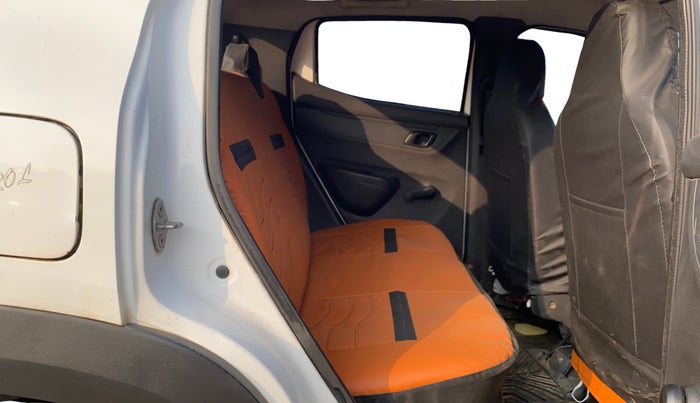 2016 Renault Kwid RXT 0.8, Petrol, Manual, 85,166 km, Right Side Rear Door Cabin