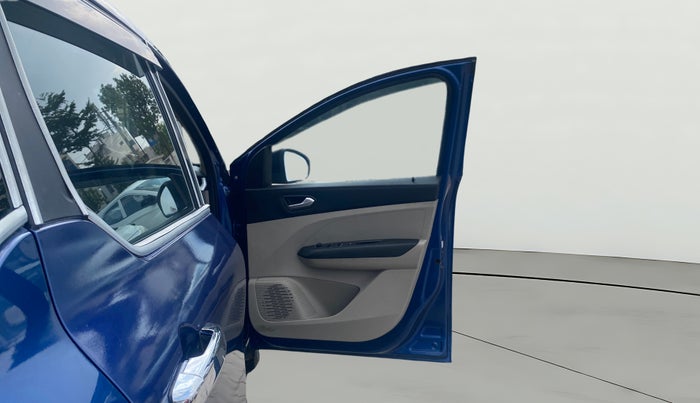 2022 Renault TRIBER RXZ, Petrol, Manual, 20,165 km, RHS Front Door