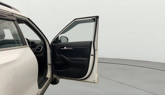 2023 KIA SELTOS HTE 1.5D IMT, Diesel, Manual, 86,261 km, RHS Front Door