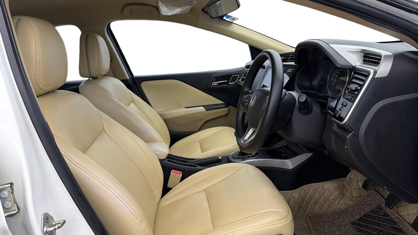 2022 Honda City 1.5L I-VTEC V MT 5TH GEN, Petrol, Manual, 18,789 km, Right Side Front Door Cabin