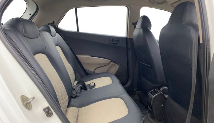 2017 Hyundai Grand i10 MAGNA 1.2 KAPPA VTVT, CNG, Manual, 52,056 km, Right Side Rear Door Cabin