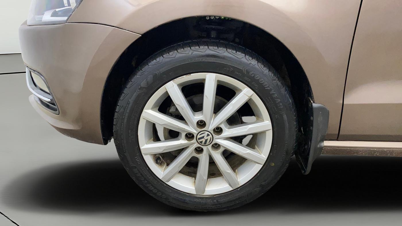 2018 Volkswagen Polo HIGHLINE PLUS 1.2(16 ALLOY, Petrol, Manual, 51,808 km, Left Front Wheel