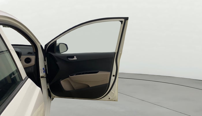 2017 Hyundai Grand i10 SPORTZ 1.2 KAPPA VTVT, Petrol, Manual, 1,36,006 km, RHS Front Door