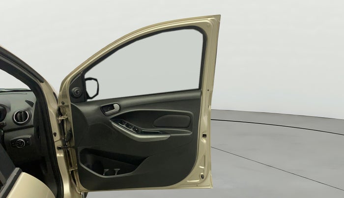 2019 Ford FREESTYLE TREND PLUS 1.2 PETROL, Petrol, Manual, 92,867 km, RHS Front Door