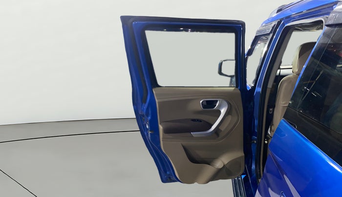 2016 Mahindra TUV300 T8, Diesel, Manual, 81,481 km, LHS Rear Door