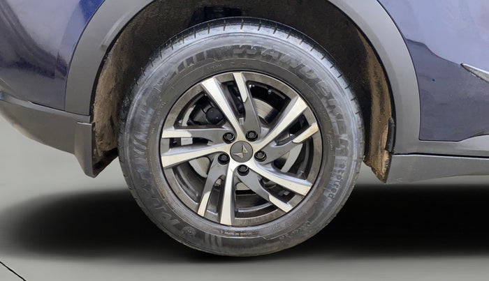 2022 Mahindra XUV700 AX 5 D MT 7 STR, Diesel, Manual, 49,147 km, Right Rear Wheel