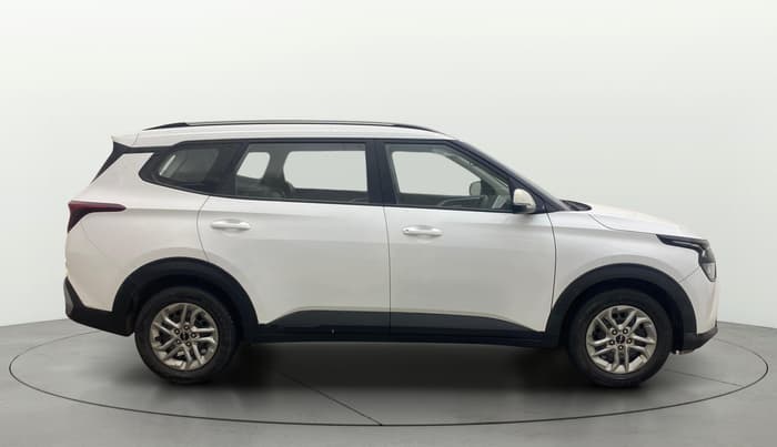 2022 KIA CARENS PRESTIGE 1.4 PETROL 7 STR, Petrol, Manual, 58,513 km, Right Side View