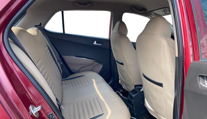 2016 Hyundai Grand i10 SPORTZ 1.2 KAPPA VTVT, Petrol, Manual, 14,572 km, Right Side Rear Door Cabin