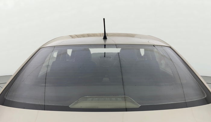 2013 Skoda Rapid AMBITION 1.6 TDI CR MT PLUS, Diesel, Manual, 1,04,812 km, Rear Windshield