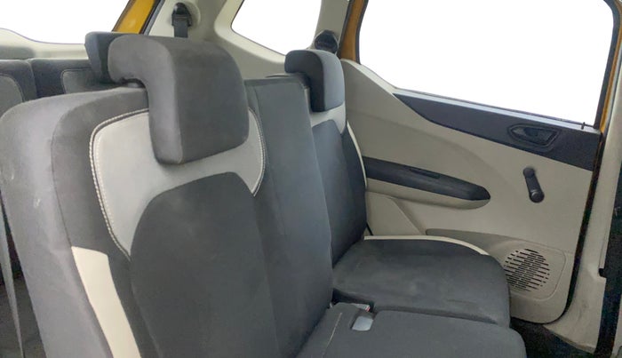 2020 Renault TRIBER RXE MT, Petrol, Manual, 44,923 km, Right Side Rear Door Cabin