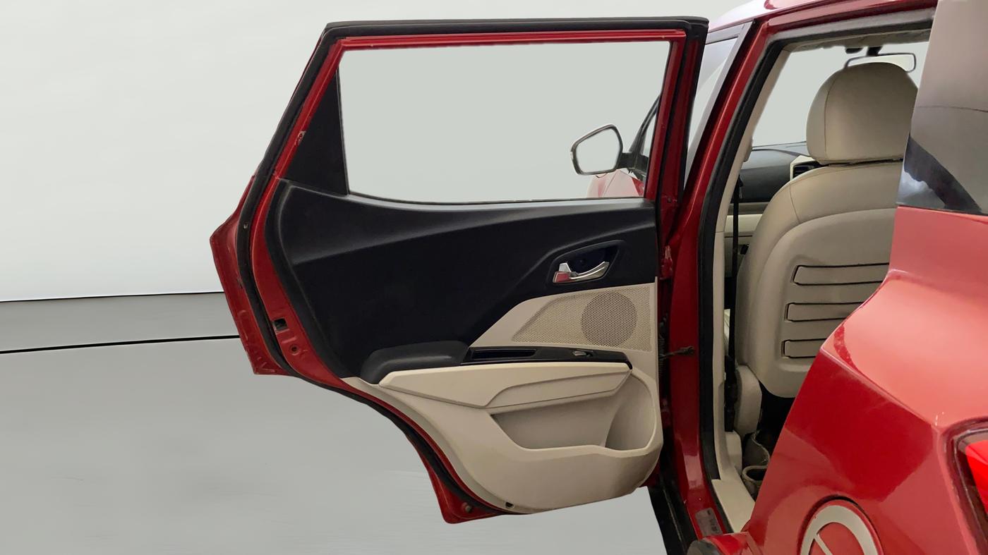 2019 Mahindra XUV300 W8 (O) 1.2 PETROL, Petrol, Manual, 64,376 km, LHS Rear Door