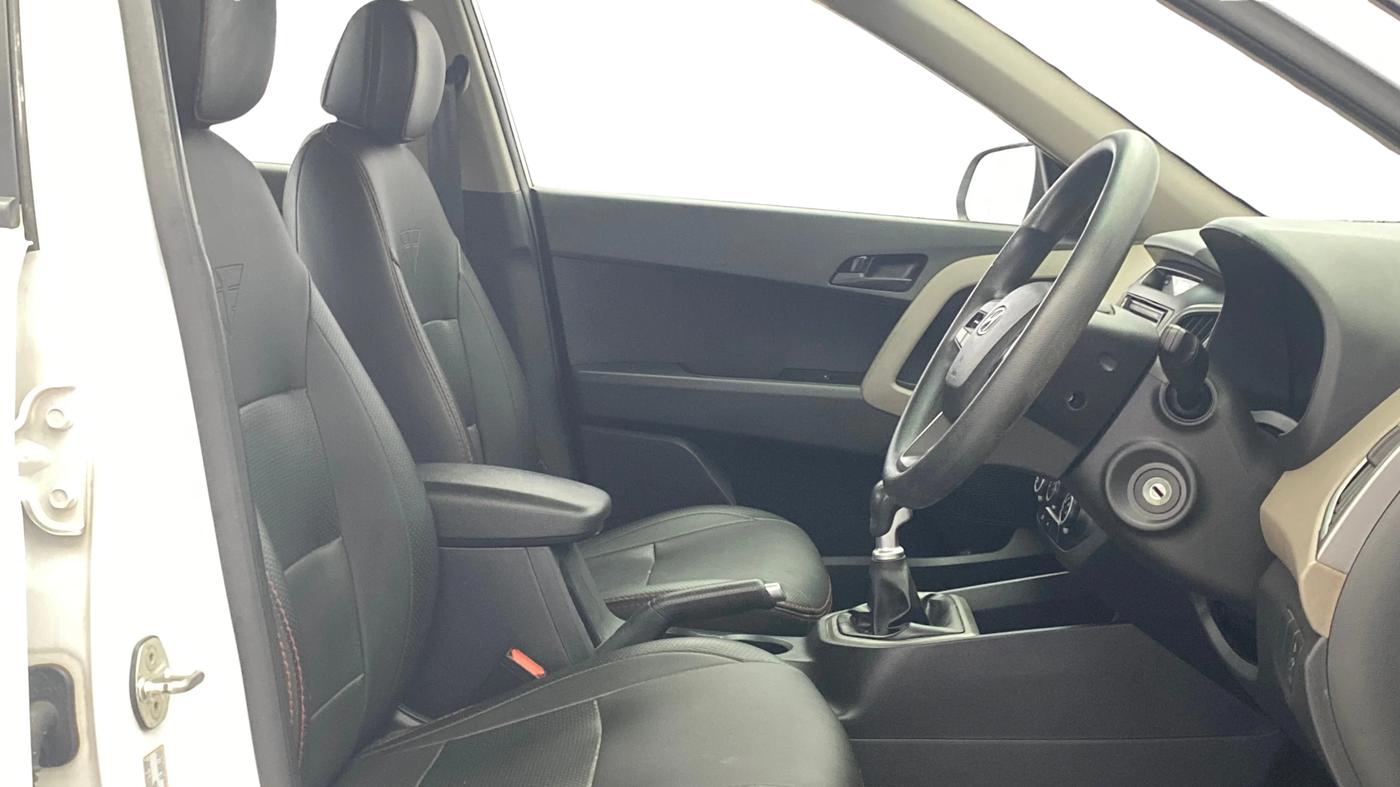 2016 Hyundai Creta E PLUS 1.6 PETROL, Petrol, Manual, 61,202 km, Right Side Front Door Cabin