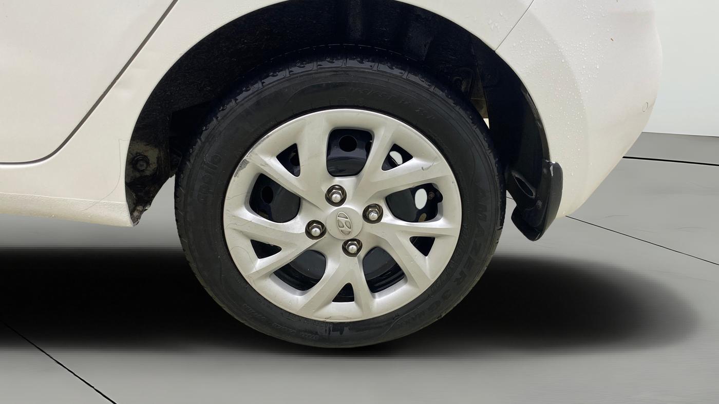 2018 Hyundai Grand i10 SPORTZ 1.2 KAPPA VTVT, Petrol, Manual, 41,571 km, Left Rear Wheel