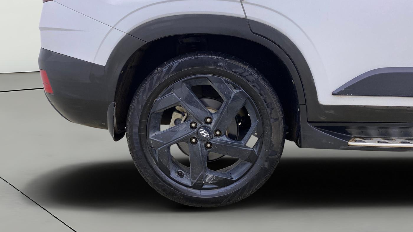2023 Hyundai ALCAZAR  Signature (O) AE 7Str Diesel AT, Diesel, Automatic, 74,379 km, Right Rear Wheel