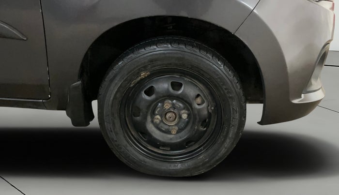 2017 Maruti Alto K10 VXI, Petrol, Manual, 63,504 km, Right Front Wheel