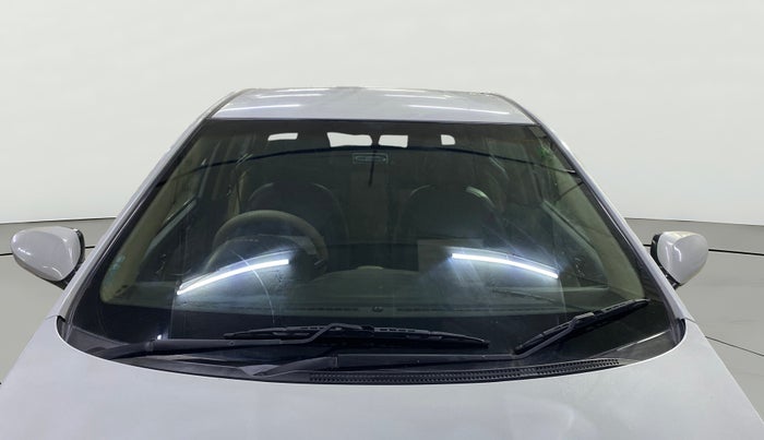 2014 Hyundai Verna FLUIDIC 1.6 CRDI SX, Diesel, Manual, 1,11,484 km, Front Windshield