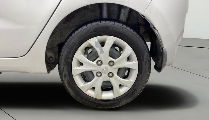 2016 Hyundai Grand i10 MAGNA AT 1.2 KAPPA VTVT, Petrol, Automatic, 64,815 km, Left Rear Wheel