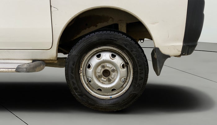 2015 Maruti Eeco 7 STR, Petrol, Manual, 49,642 km, Left Rear Wheel