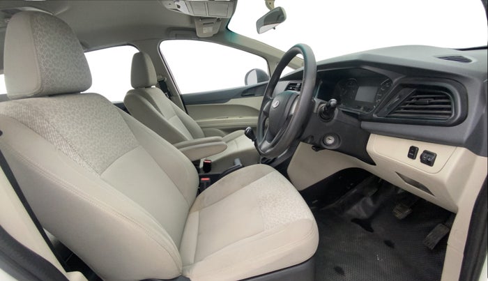 2019 Mahindra MARAZZO M2 8 STR, Diesel, Manual, 64,070 km, Right Side Front Door Cabin