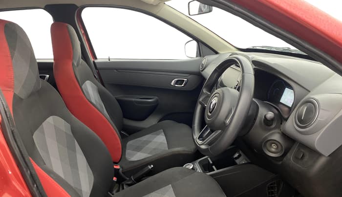 2019 Renault Kwid RXT 1.0 AMT (O), Petrol, Automatic, 66,143 km, Right Side Front Door Cabin