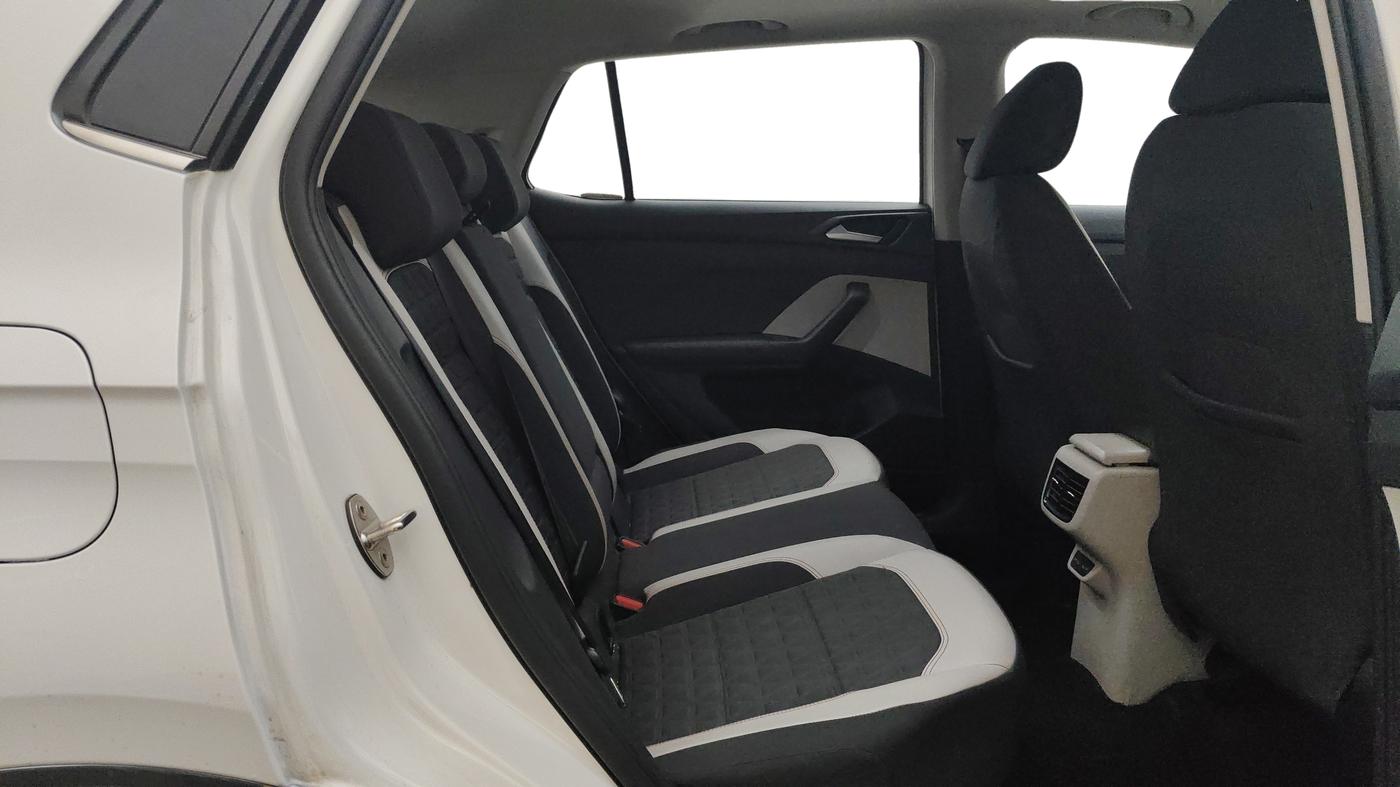 2022 Volkswagen TAIGUN GT PLUS 1.5 TSI DSG, Petrol, Automatic, 1,32,188 km, Right Side Rear Door Cabin