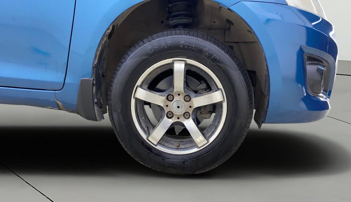 2013 Maruti Swift Dzire VXI, Petrol, Manual, 80,659 km, Right Front Wheel