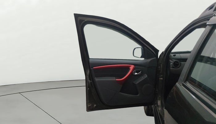 2021 Renault Duster RXS 1.3 TURBO PETROL MT, Petrol, Manual, 25,708 km, LHS Front Door