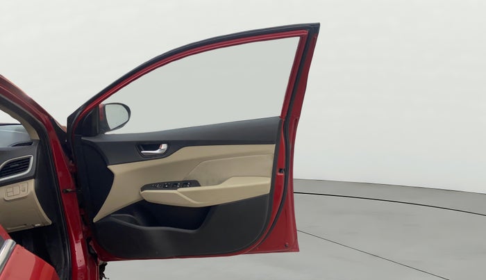 2017 Hyundai Verna 1.6 EX PETROL, Petrol, Manual, 42,658 km, RHS Front Door