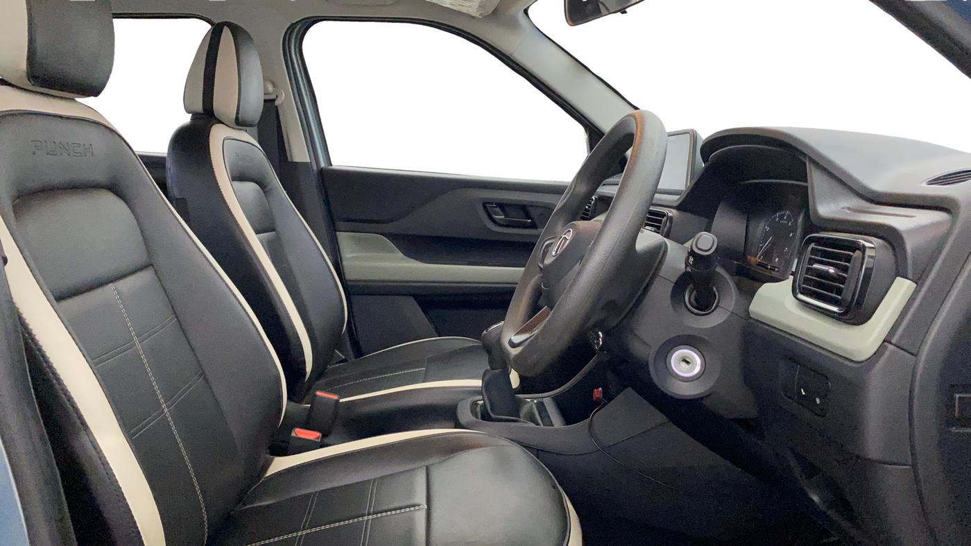 2022 Tata PUNCH ADVENTURE MT, Petrol, Manual, 35,641 km, Right Side Front Door Cabin
