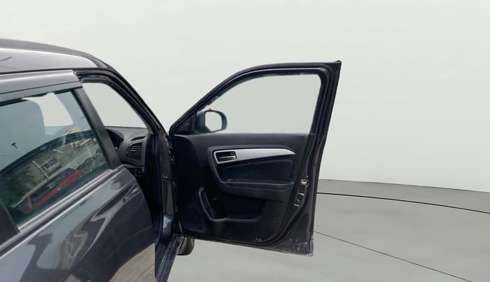 2022 Maruti BREZZA ZXI, Petrol, Manual, 65,677 km, RHS Front Door
