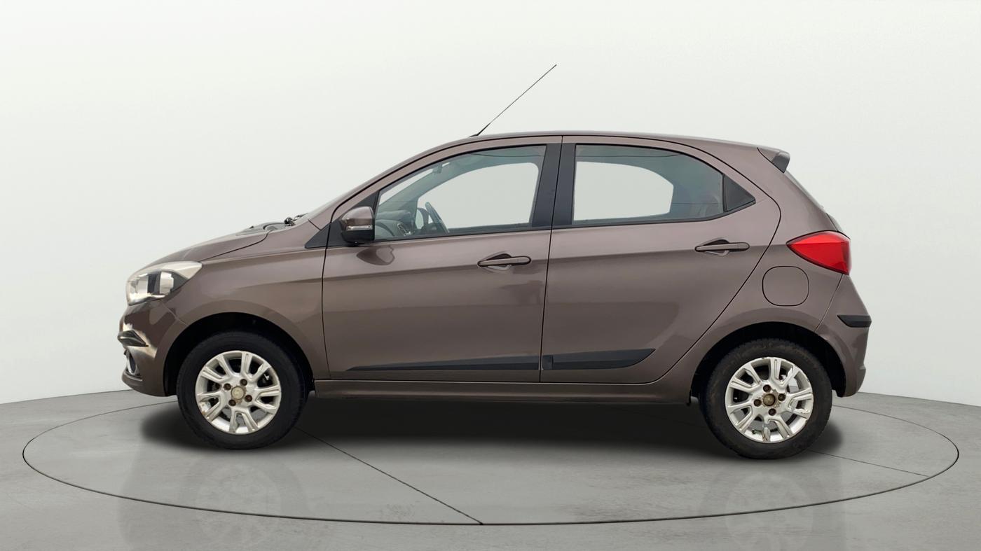 2016 Tata Tiago XZ PETROL, Petrol, Manual, 1,21,915 km, Left Side