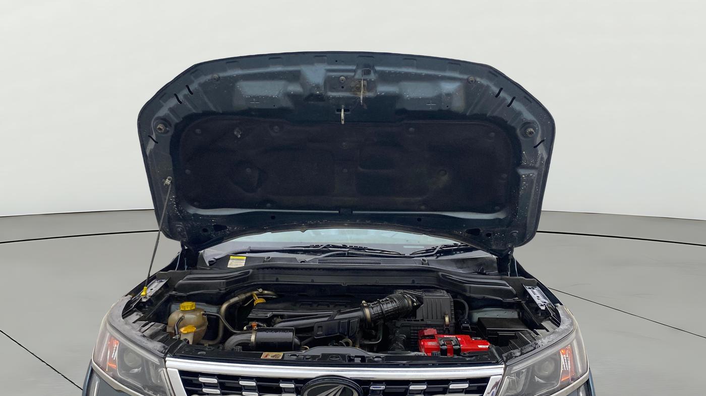 2020 Mahindra XUV300 W8 (O) 1.2 PETROL, Petrol, Manual, 96,192 km, Open Bonet