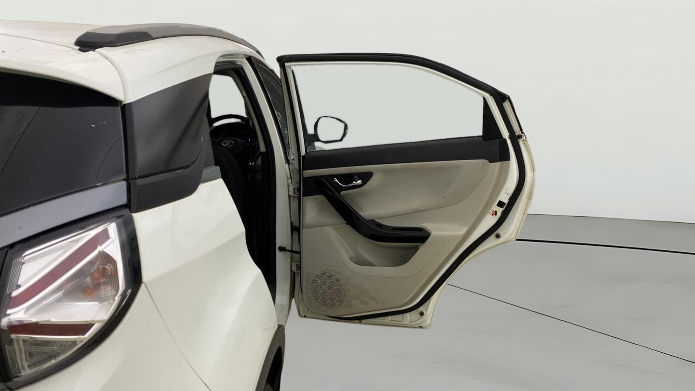 2021 Tata NEXON XZA PLUS SUNROOF DIESEL, Diesel, Automatic, 70,311 km, RHS Rear Door