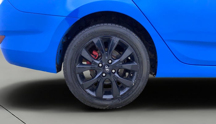 2014 Hyundai Verna FLUIDIC 1.6 VTVT SX, CNG, Manual, 58,980 km, Right Rear Wheel