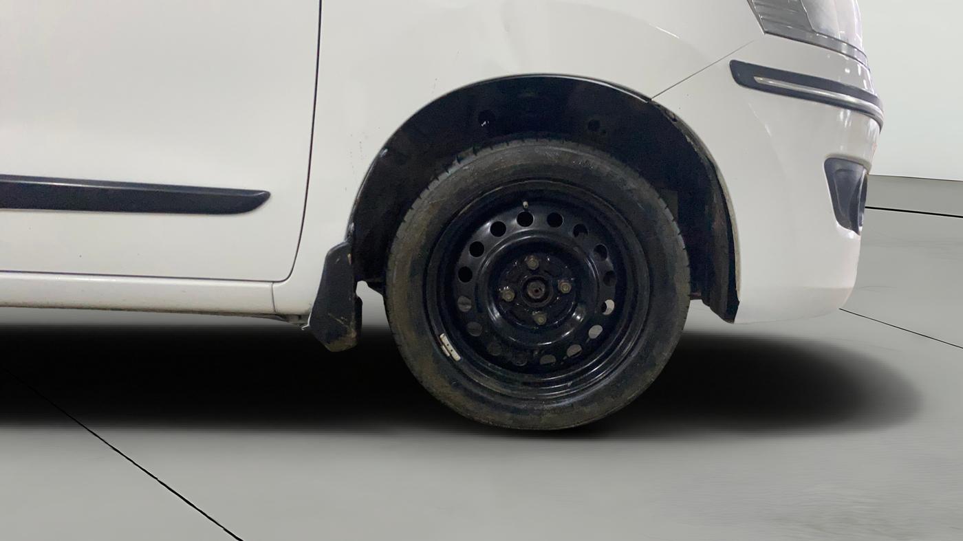 2017 Maruti Wagon R 1.0 VXI, Petrol, Manual, 35,461 km, Right Front Wheel