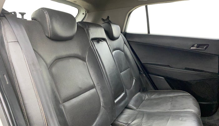 2015 Hyundai Creta SX (O) 1.6 DIESEL, Diesel, Manual, 1,36,382 km, Right Side Rear Door Cabin