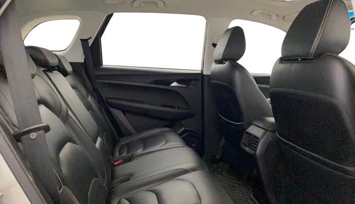 2020 MG HECTOR SHARP HYBRID 1.5 PETROL, Petrol, Manual, 87,261 km, Right Side Rear Door Cabin