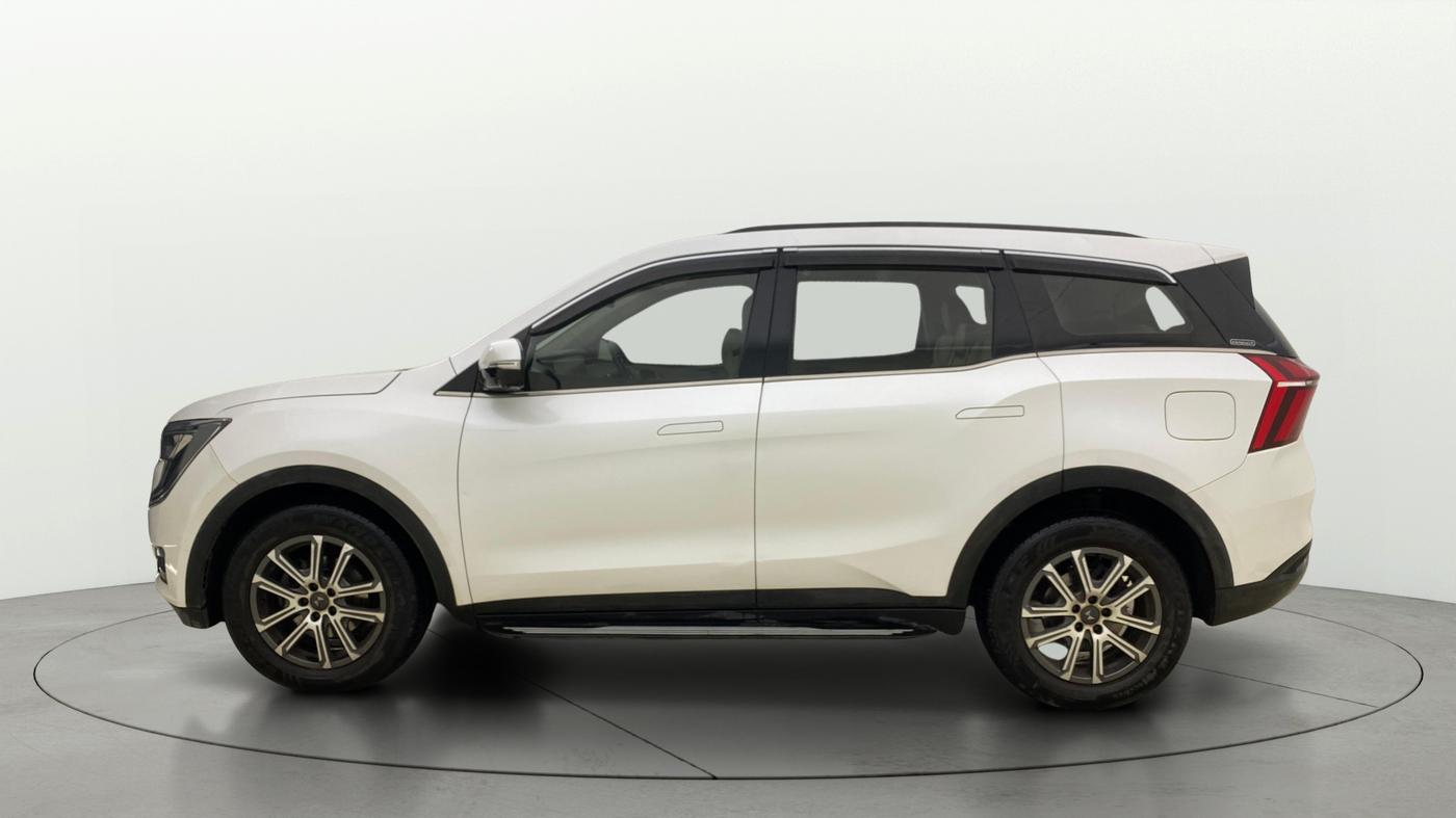 2023 Mahindra XUV700 AX 7 LUXURY P AT 7 STR, Petrol, Automatic, 33,773 km, Left Side