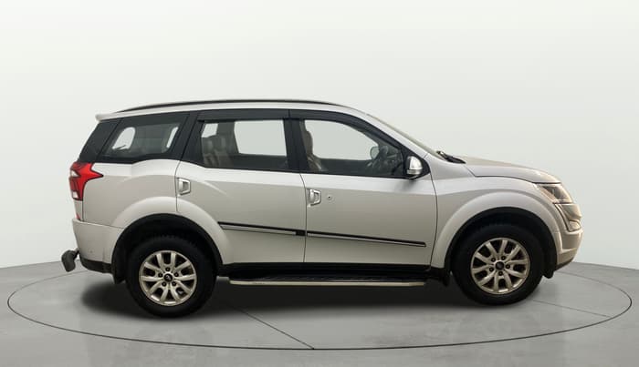 2018 Mahindra XUV500 W9 AT, Diesel, Automatic, 73,529 km, Right Side View