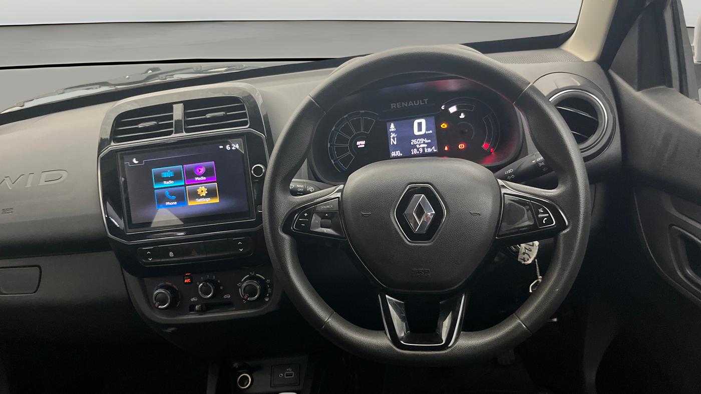 2025 Renault Kwid RXT 1.0 AMT, Petrol, Automatic, 26,043 km, Steering Wheel Close Up