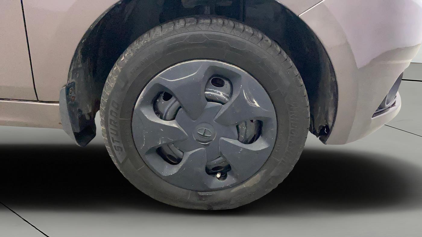 2017 Tata Tiago XT PETROL, Petrol, Manual, 88,234 km, Right Front Wheel