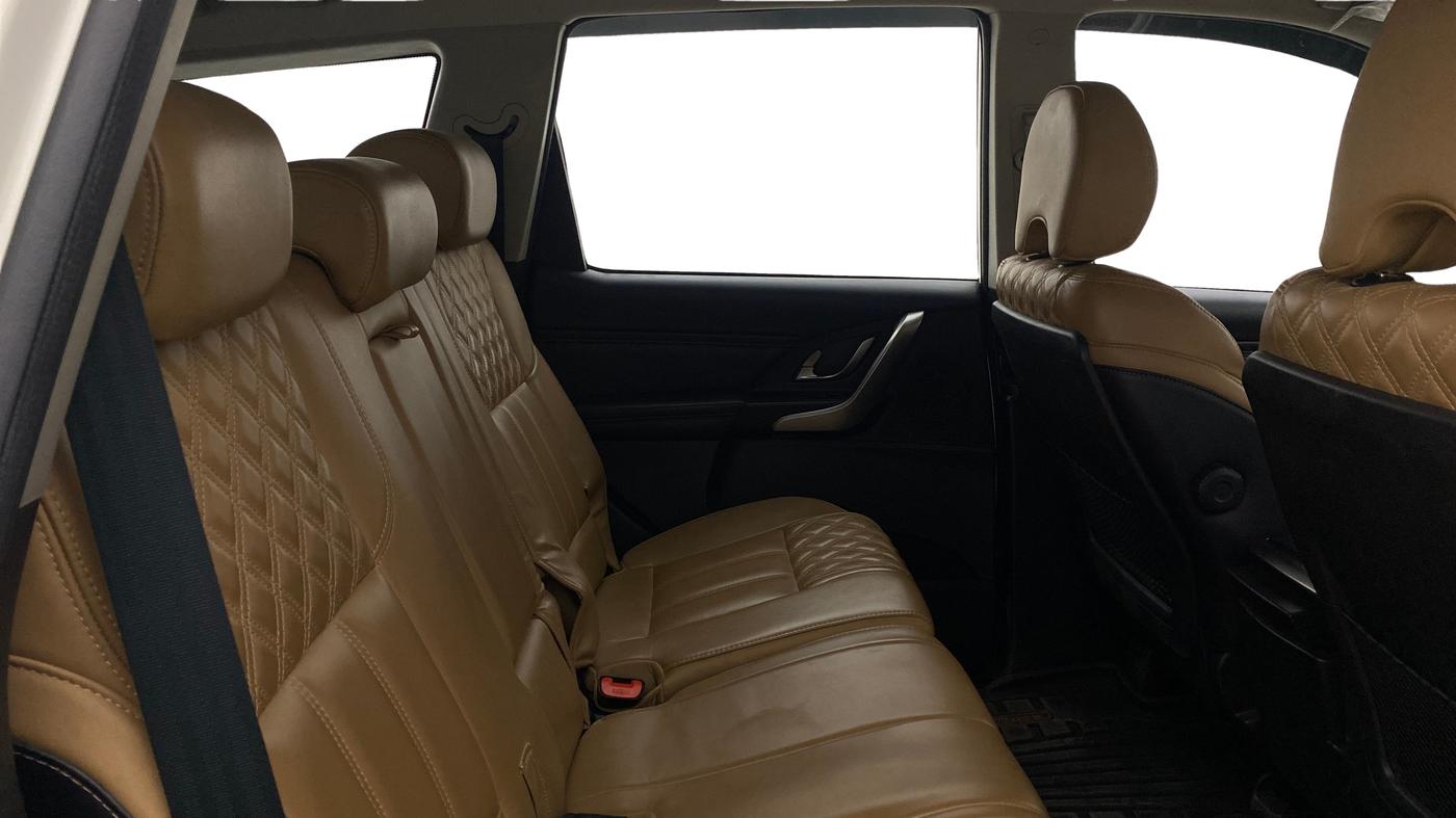 2021 Mahindra XUV500 W11, Diesel, Manual, 84,886 km, Right Side Rear Door Cabin
