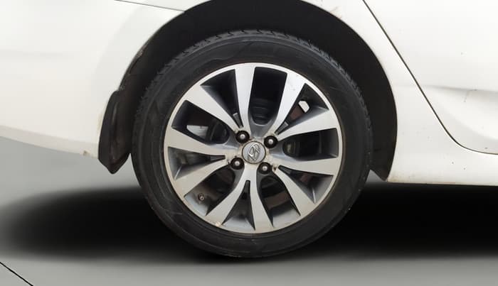 2017 Hyundai Verna 1.6 VTVT SX, Petrol, Manual, 82,518 km, Right Rear Wheel