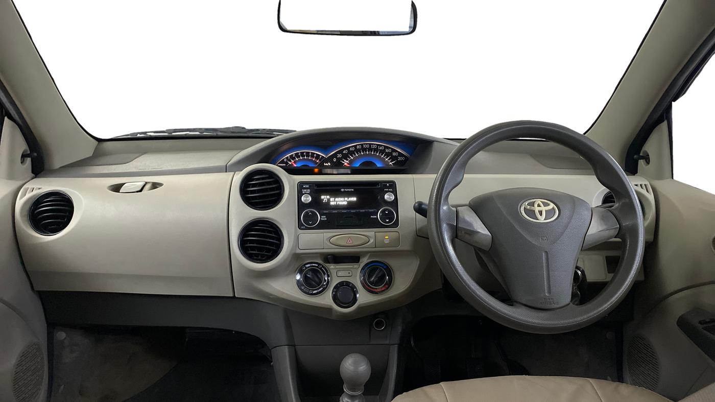 2016 Toyota Etios Liva GD, Diesel, Manual, 1,08,584 km, Dashboard